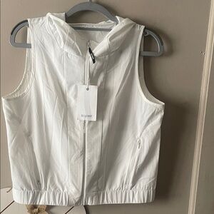 DKNY White Sleeveless Hooded Vest